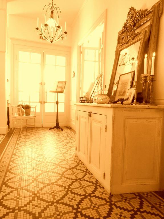 Hotel De La Providence Égliseneuve-dʼEntraigues Esterno foto