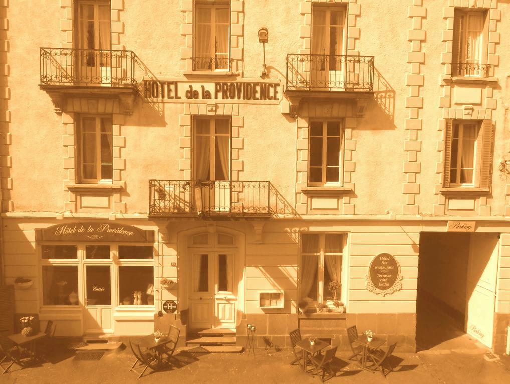 Hotel De La Providence Égliseneuve-dʼEntraigues Esterno foto