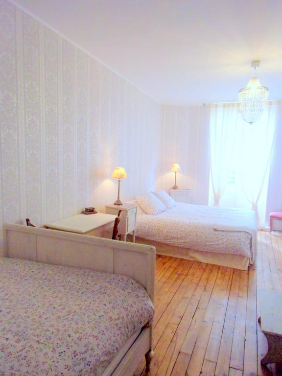 Hotel De La Providence Égliseneuve-dʼEntraigues Camera foto