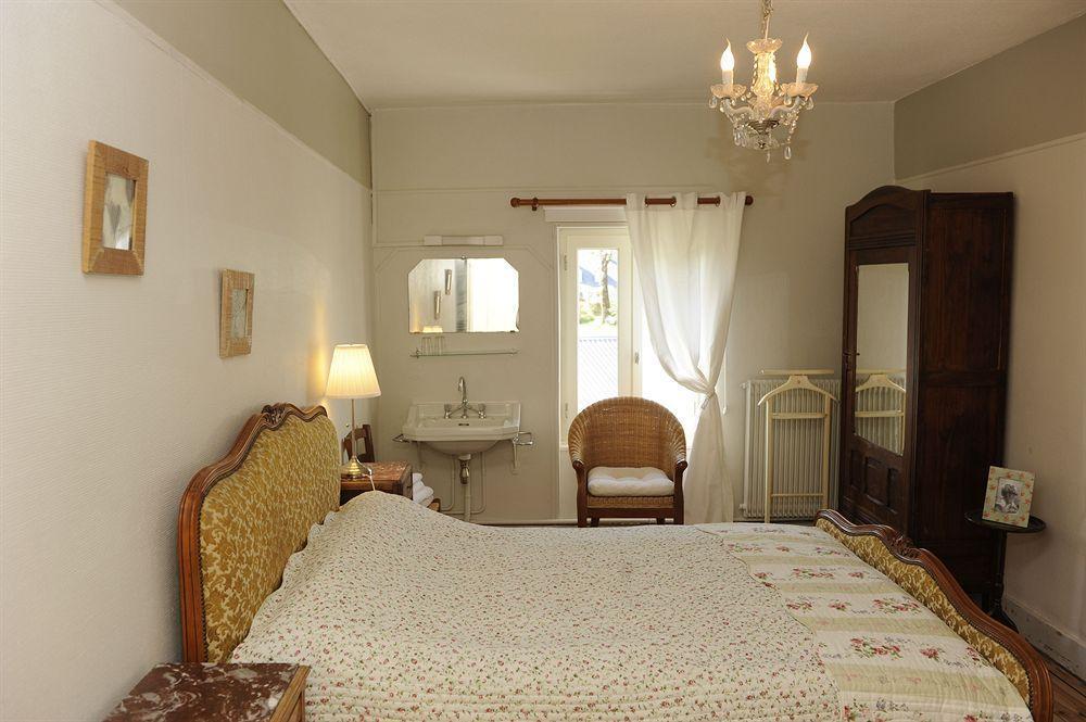 Hotel De La Providence Égliseneuve-dʼEntraigues Esterno foto