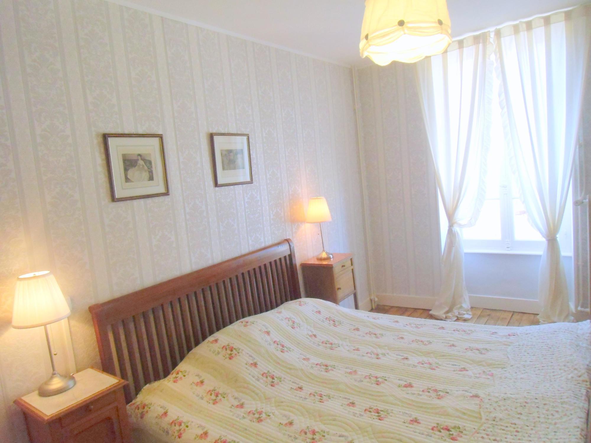 Hotel De La Providence Égliseneuve-dʼEntraigues Esterno foto