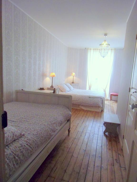 Hotel De La Providence Égliseneuve-dʼEntraigues Esterno foto