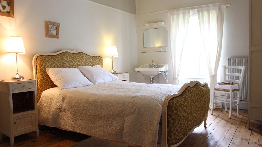 Hotel De La Providence Égliseneuve-dʼEntraigues Esterno foto