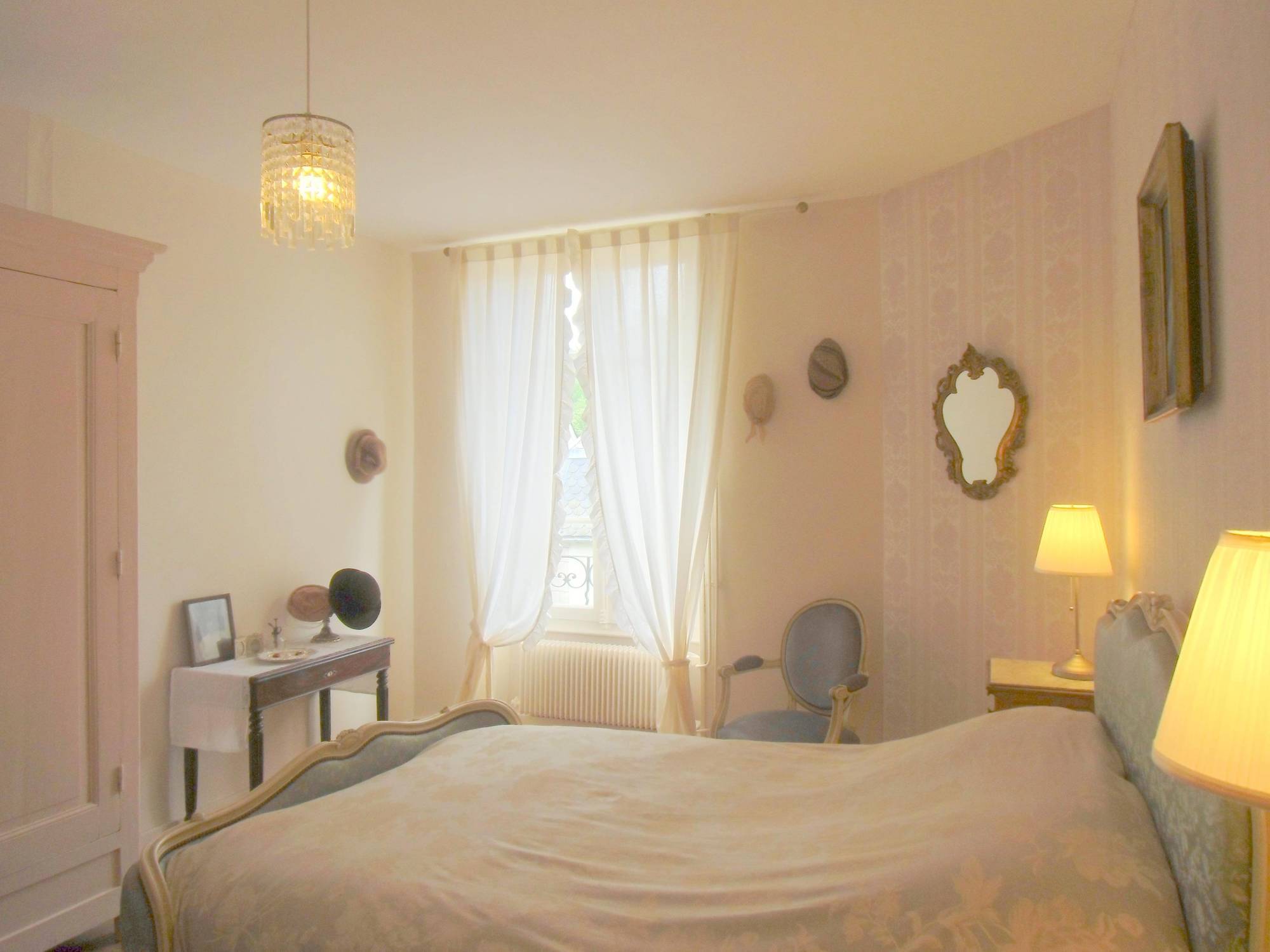Hotel De La Providence Égliseneuve-dʼEntraigues Esterno foto