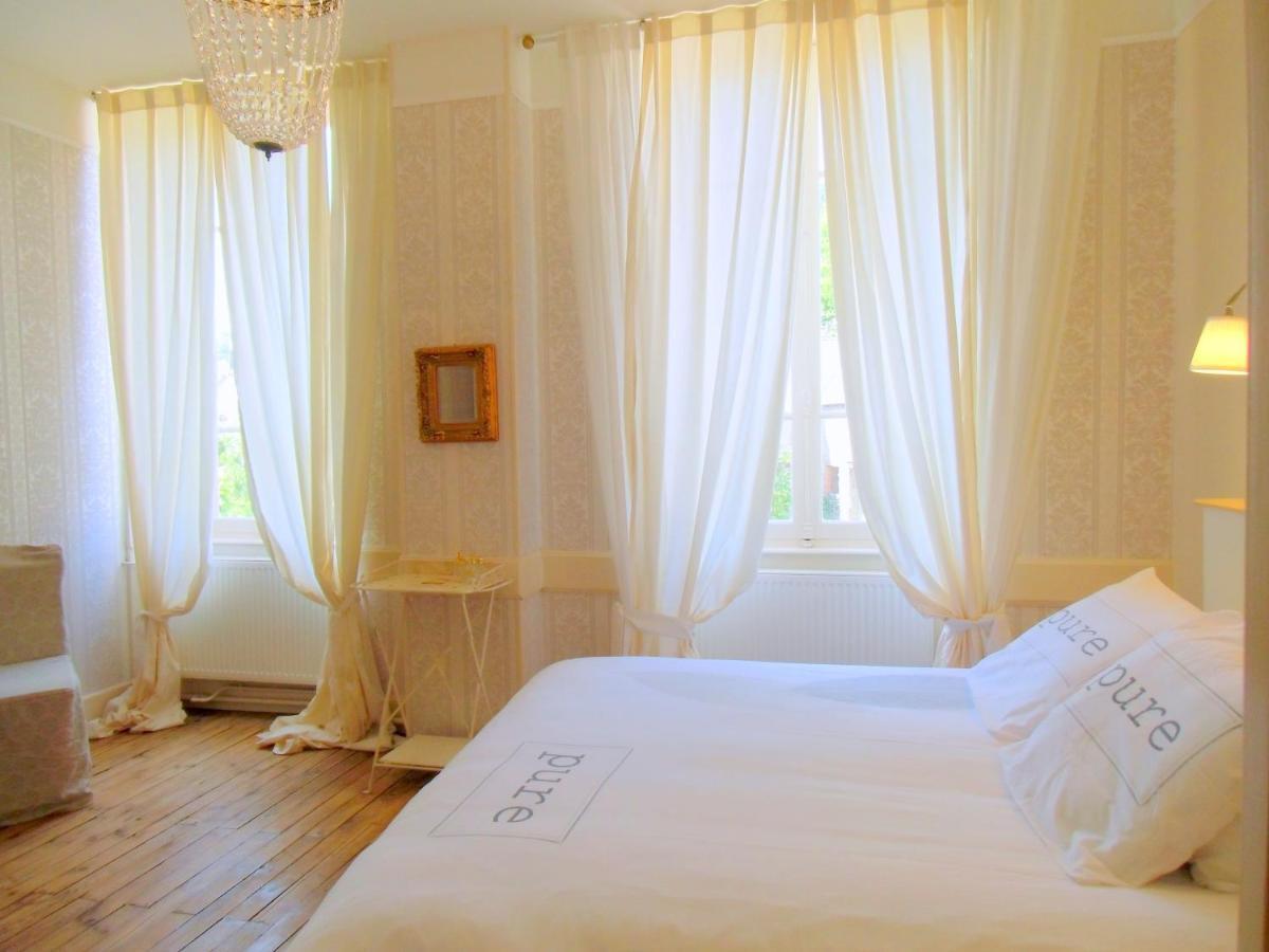 Hotel De La Providence Égliseneuve-dʼEntraigues Camera foto