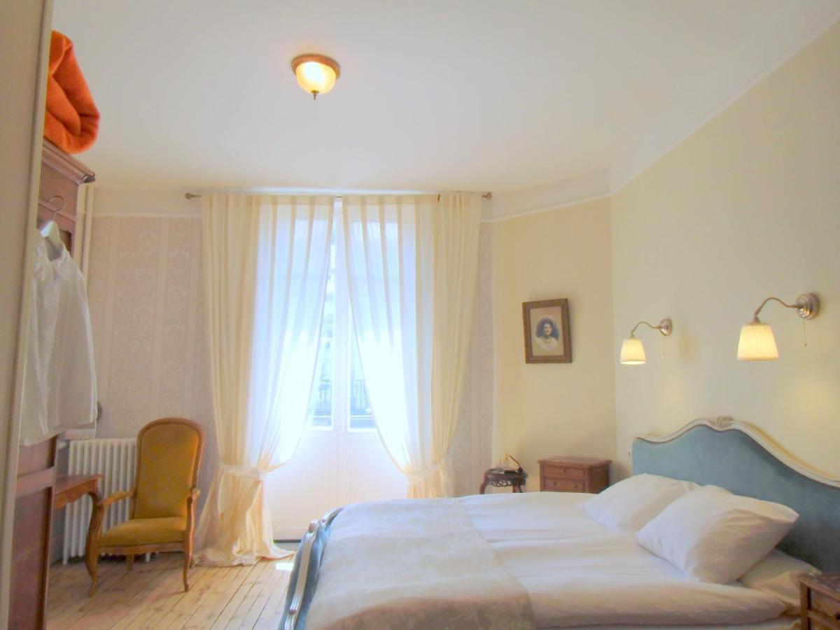 Hotel De La Providence Égliseneuve-dʼEntraigues Camera foto